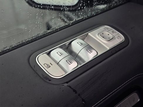 Used 2025 Mercedes-Benz G 63 AMG 4MATIC image 32