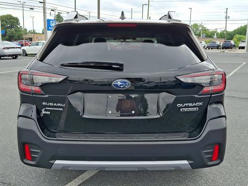 Used 2022 Subaru Outback Touring AWD/4WD image 5