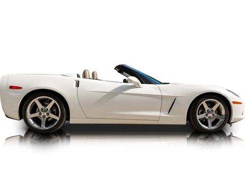 Used 2005 Chevrolet Corvette Convertible w/ Preferred Equipment Group RWD image 2
