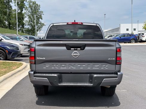 Used 2025 Nissan Frontier SV AWD/4WD image 10