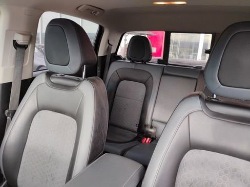 Used 2020 Chevrolet Colorado Z71 image 12