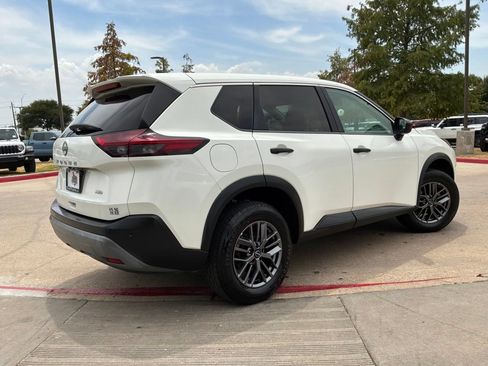 Used 2023 Nissan Rogue S AWD/4WD image 6