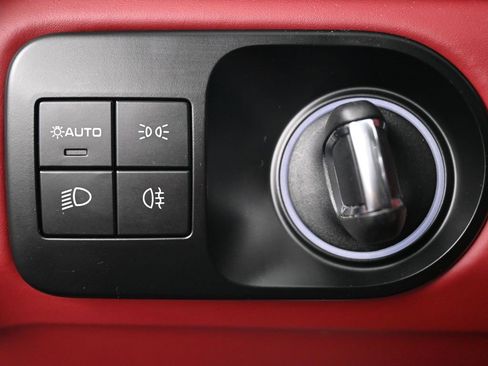 Used 2023 Porsche Cayenne S Platinum image 24