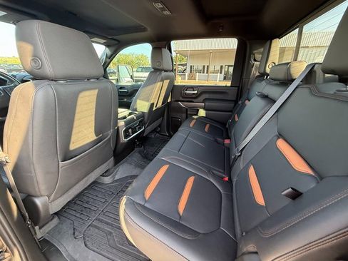 Used 2022 GMC Sierra 2500 AT4 w/ AT4 Premium Plus Package image 12