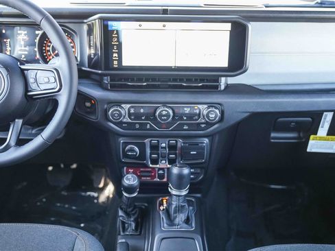 New 2026 Jeep Gladiator Sport image 14