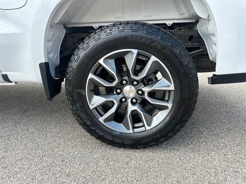 Used 2023 Chevrolet Silverado 1500 LT AWD/4WD image 14
