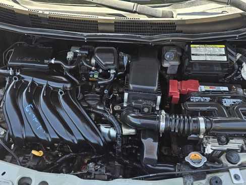 Used 2014 Nissan Versa SV FWD image 11