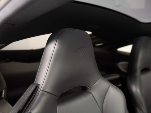 Used 2020 McLaren GT image 28