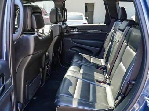 Used 2020 Jeep Grand Cherokee Overland RWD image 18