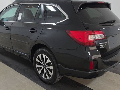 Used 2017 Subaru Outback 2.5i Limited AWD/4WD image 6
