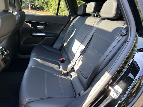New 2026 Mercedes-Benz GLC 300 image 37