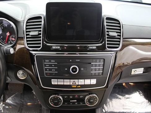 Used 2017 Mercedes-Benz GLS 450 4MATIC image 27