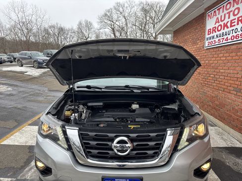Used 2018 Nissan Pathfinder SL image 34