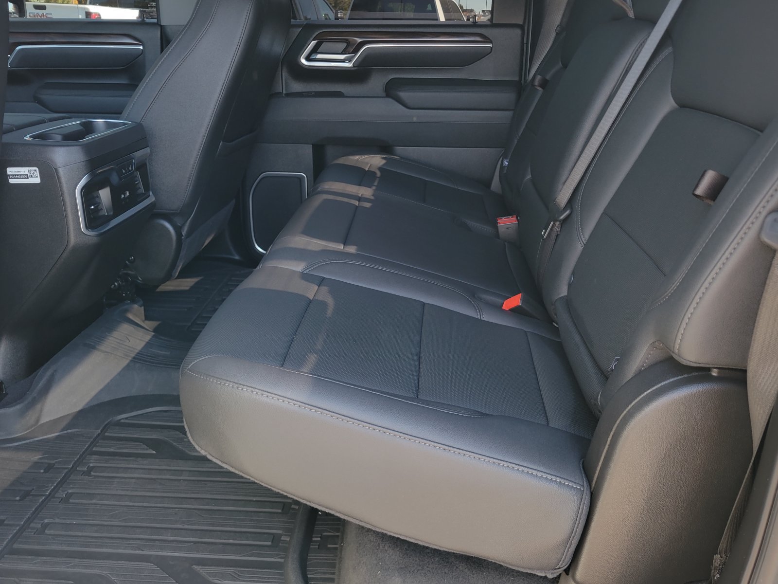 Used 2025 GMC Sierra 2500 SLT w/ SLT Premium Package AWD/4WD image 8