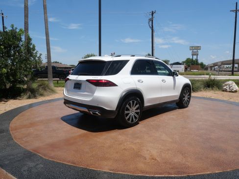 Used 2024 Mercedes-Benz GLE 450 4MATIC image 2