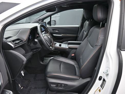 Certified 2023 Toyota Sienna XSE w/ XSE Plus Package image 19