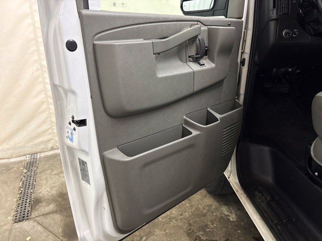 Used 2020 Chevrolet Express 2500 LT RWD image 26
