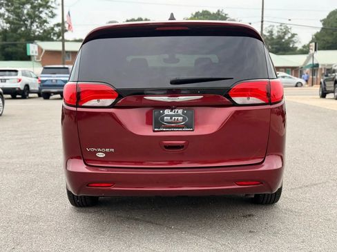 Used 2021 Chrysler Voyager Lxi FWD image 7