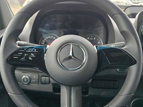 Used 2025 Mercedes-Benz Sprinter 2500 image 29