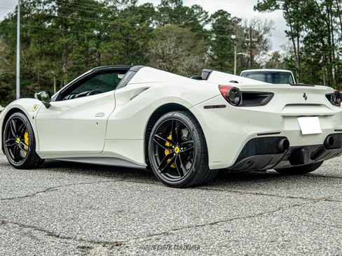 Used 2017 Ferrari 488 Spider image 6