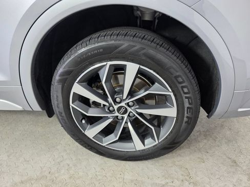 Used 2022 Audi Q5 2.0T Premium w/ Convenience Package AWD/4WD image 17