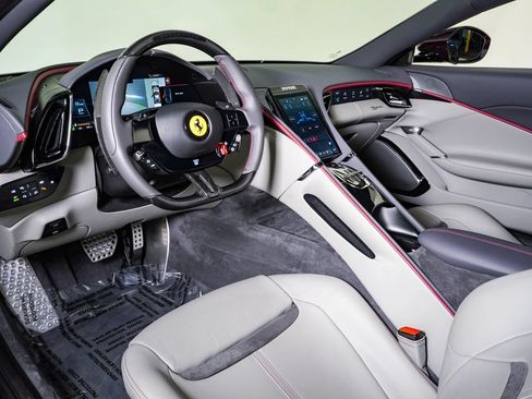 Used 2022 Ferrari Roma RWD image 21
