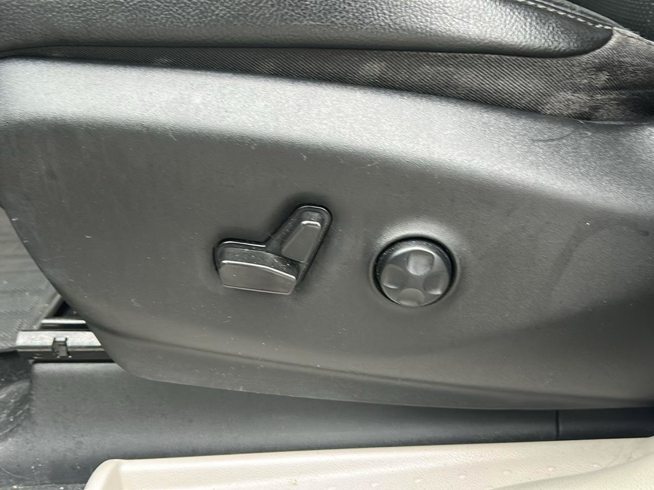 Used 2022 Chrysler Pacifica Touring-L FWD image 9
