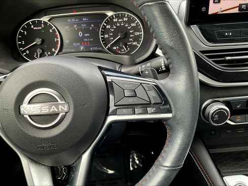 Used 2023 Nissan Altima 2.5 SR w/ SR Premium Package FWD image 15