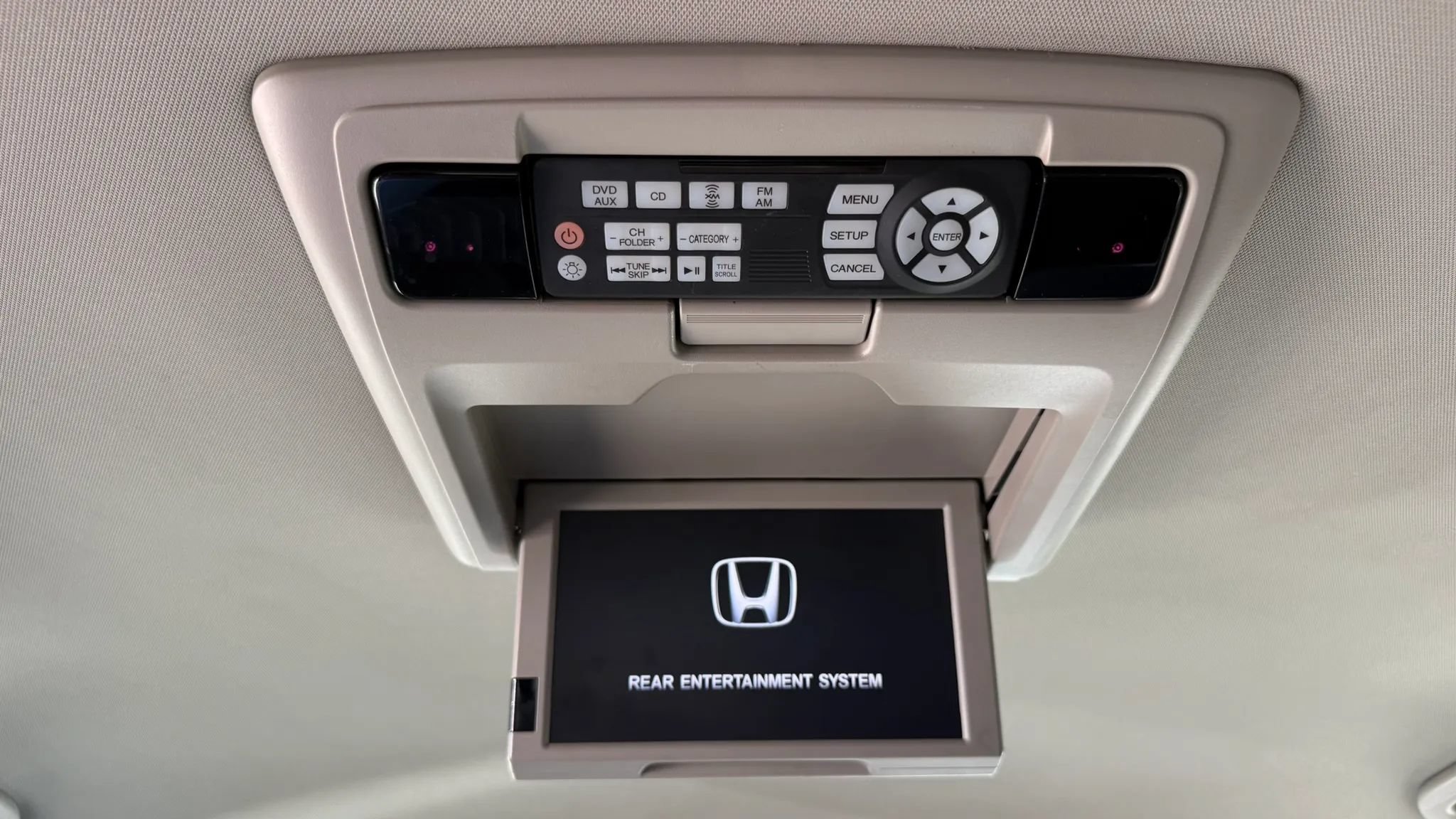 Used 2016 Honda Odyssey SE image 29
