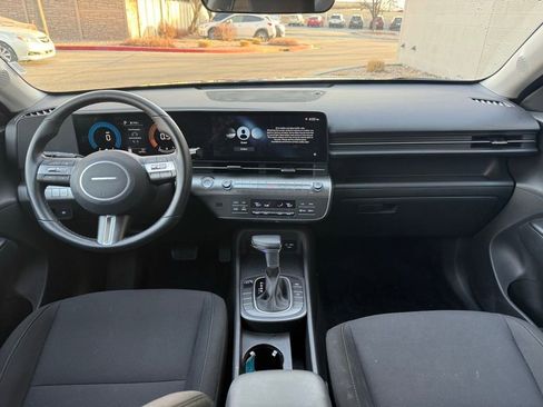 Used 2025 Hyundai Kona SEL image 12