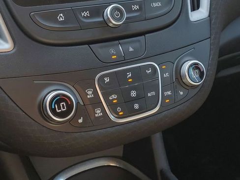Used 2023 Chevrolet Malibu LT FWD image 22