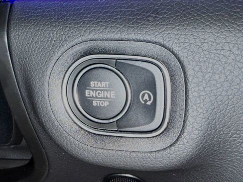 Used 2025 Mercedes-Benz GLS 450 4MATIC image 32