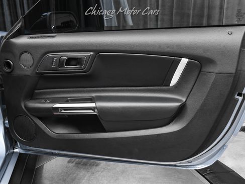 Used 2022 Ford Mustang Shelby GT500 w/ Carbon Fiber Track Pack image 30