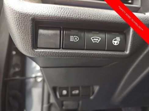 Used 2024 Toyota Prius Limited AWD/4WD image 18