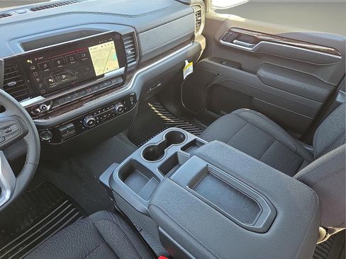 New 2026 GMC Sierra 1500 SLE w/ Preferred Package image 11