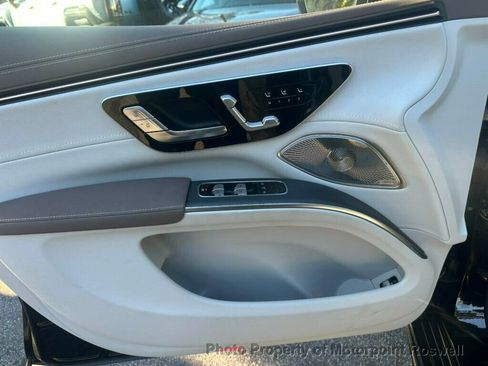 Used 2023 Mercedes-Benz EQS 580 4MATIC SUV image 12