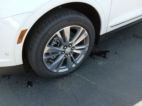 New 2026 Cadillac XT5 Premium Luxury image 6