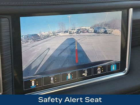 Used 2021 GMC Yukon Denali w/ Denali Premium Package image 24