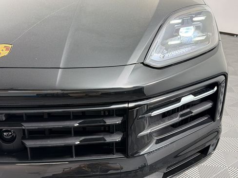 Used 2026 Porsche Cayenne AWD/4WD image 11