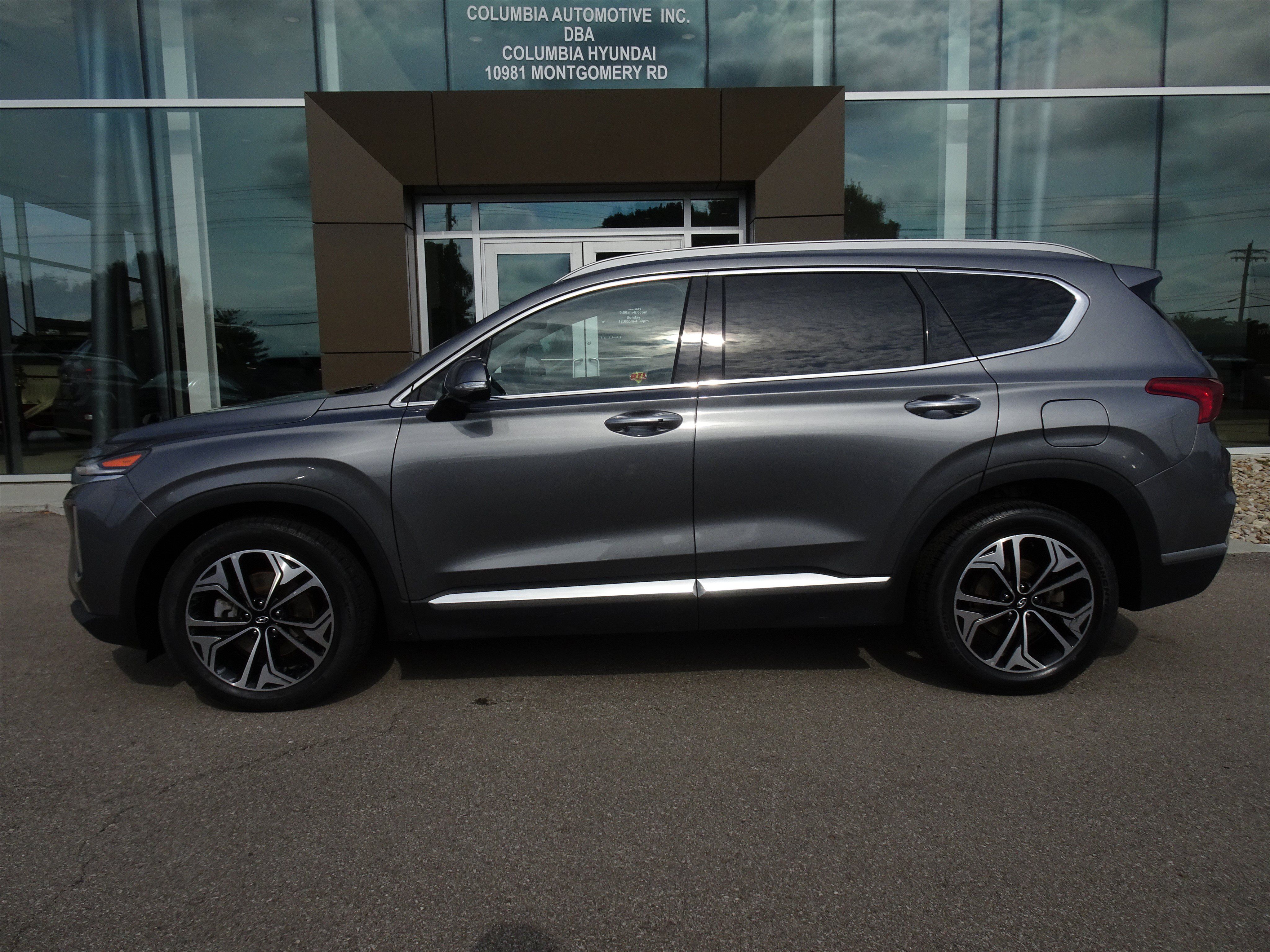 Used 2019 Hyundai Santa Fe AWD image 2