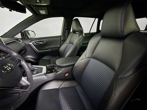 Used 2021 Toyota RAV4 XSE image 5