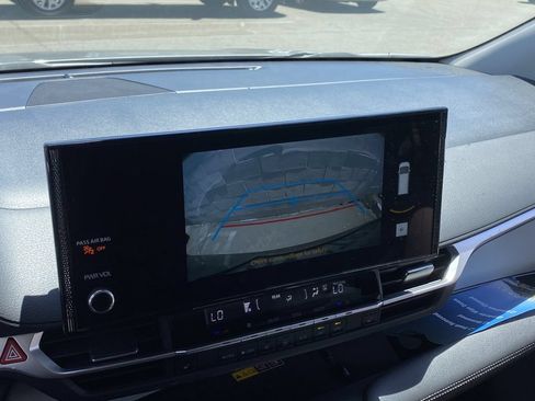 Certified 2026 Toyota Sienna XLE FWD image 10