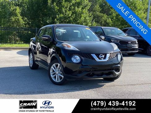 Used 2015 Nissan Juke S FWD image 1