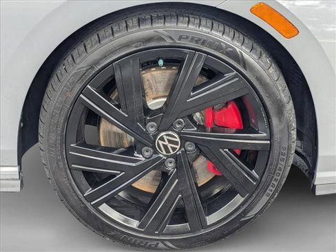 Used 2022 Volkswagen GTI SE image 23