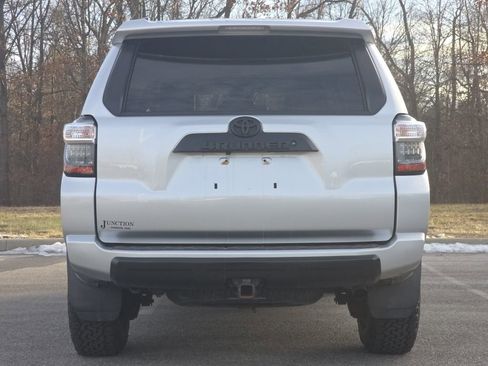 Used 2018 Toyota 4Runner TRD Off-Road Premium image 7