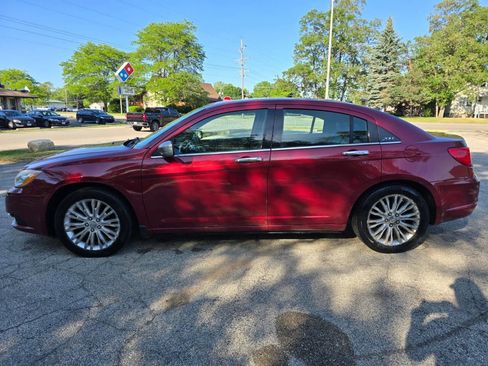 Used 2011 Chrysler 200 Limited FWD image 5