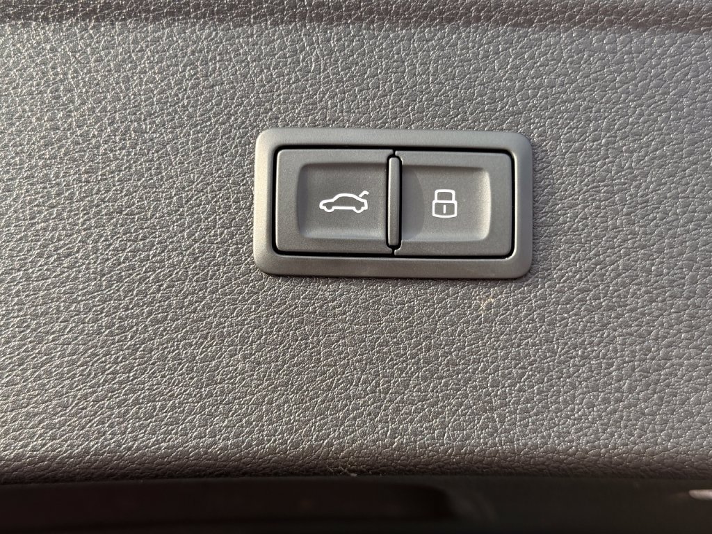 Used 2023 Audi Q5 2.0T Premium Plus AWD/4WD image 18