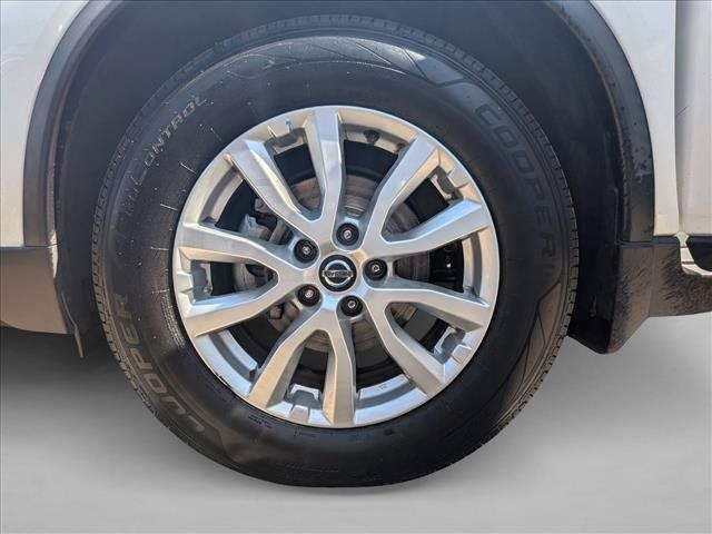 Used 2020 Nissan Rogue SV FWD image 22