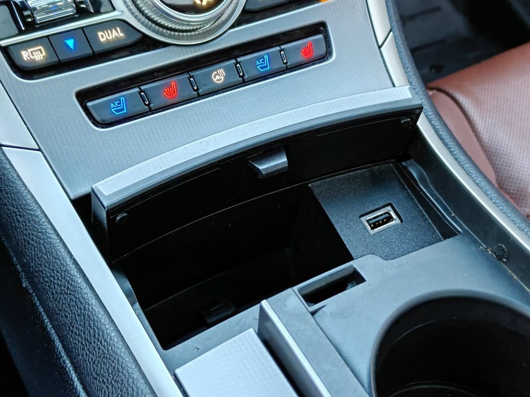 Used 2018 Lincoln MKZ Reserve w/ Technology Package FWD image 33