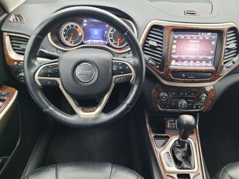 Used 2018 Jeep Cherokee Limited image 22